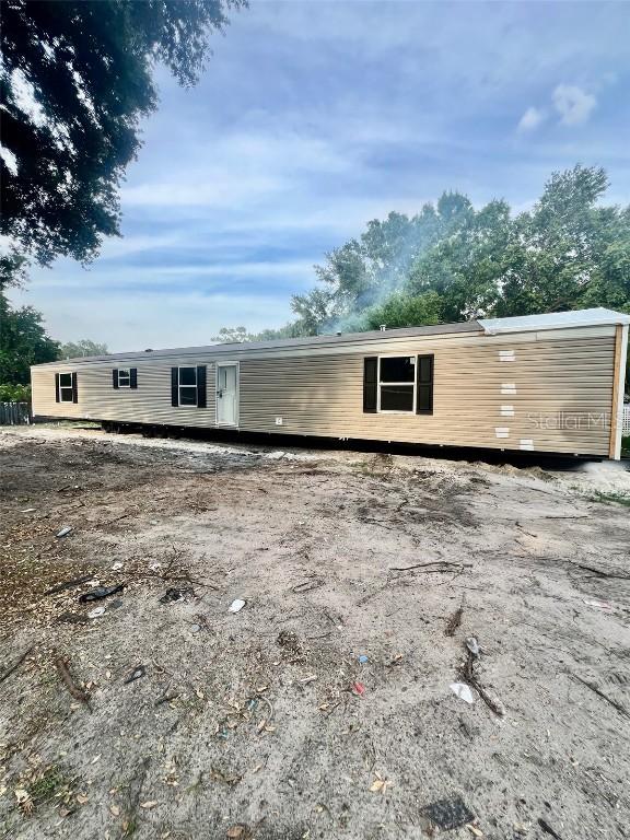 711 Whispering Pines Dr., Auburndale, FL 33823