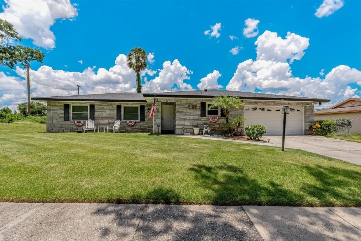 704 Queens Ct., Seffner, FL 33584