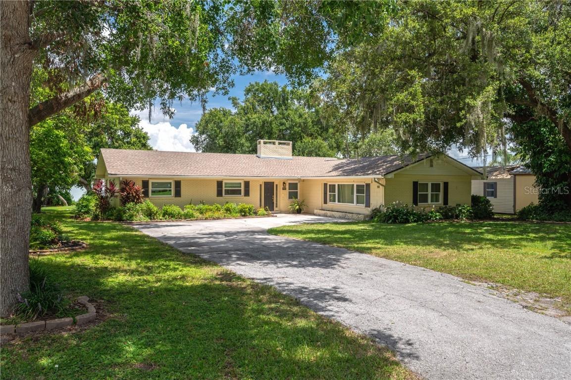 18 Aqualane Dr., Winter Haven, FL 33880