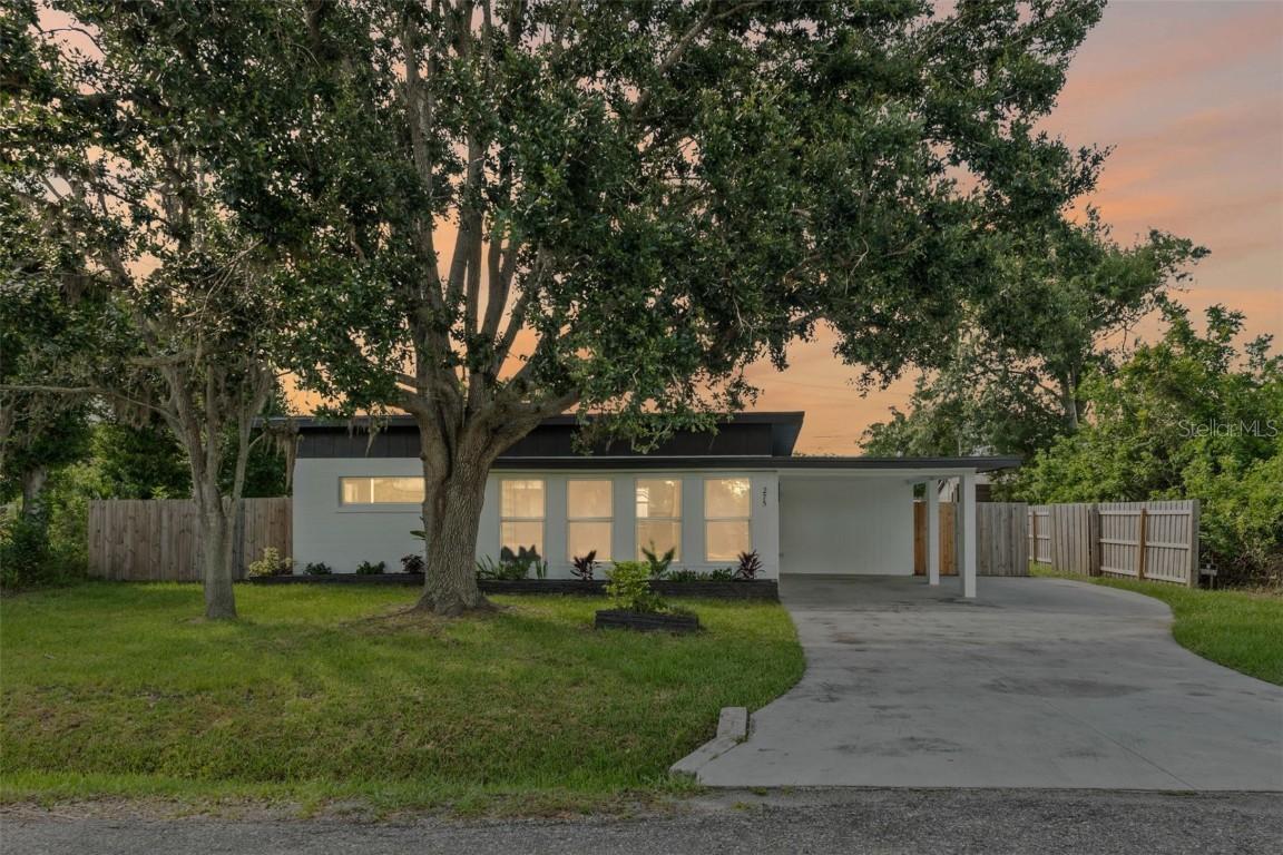 275 Garden Rd., Venice, FL 34293