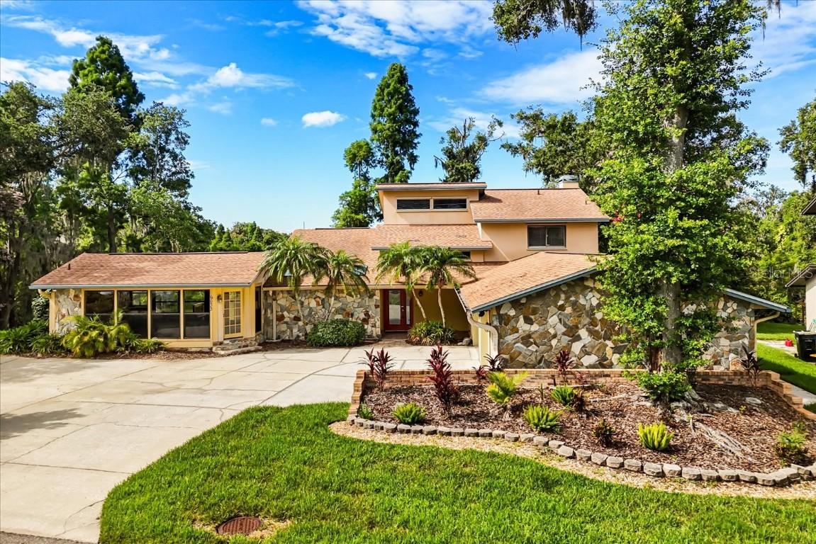 6033 Mountain Lake Dr., Lakeland, FL 33813
