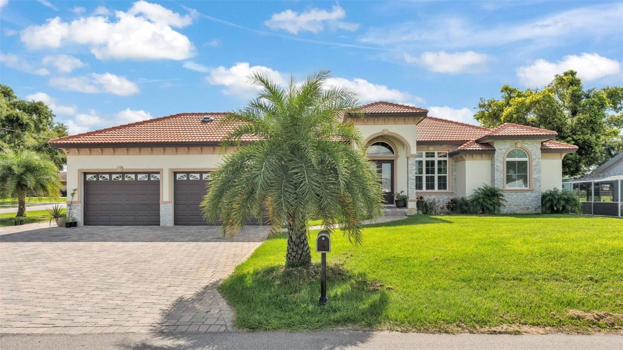 803 Lake Jessie Dr., Winter Haven, FL 33881