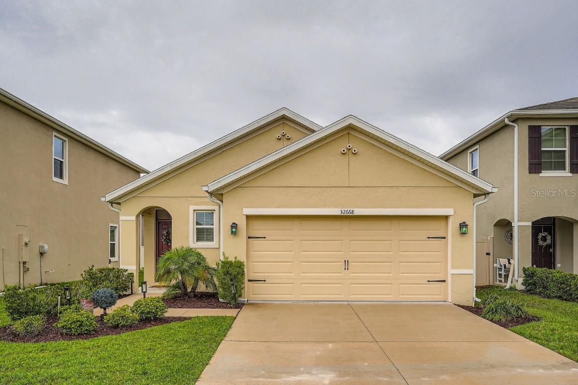 32668 Abby Lax Ln., Wesley Chapel, FL 33543