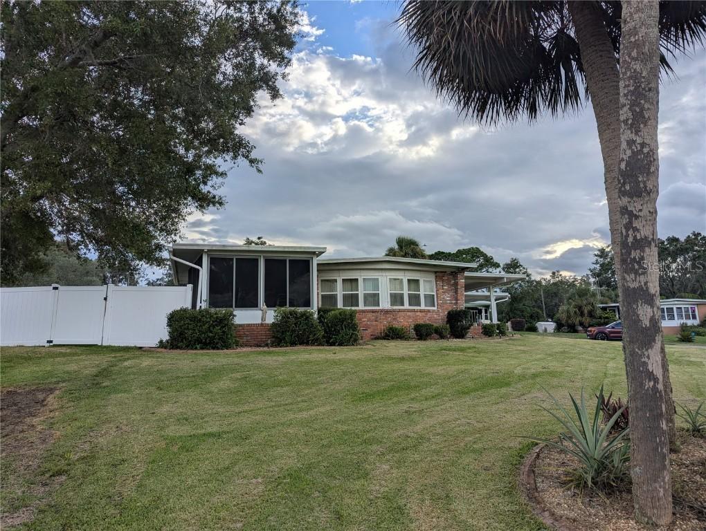 61 Woodland Cir., Haines City, FL 33844