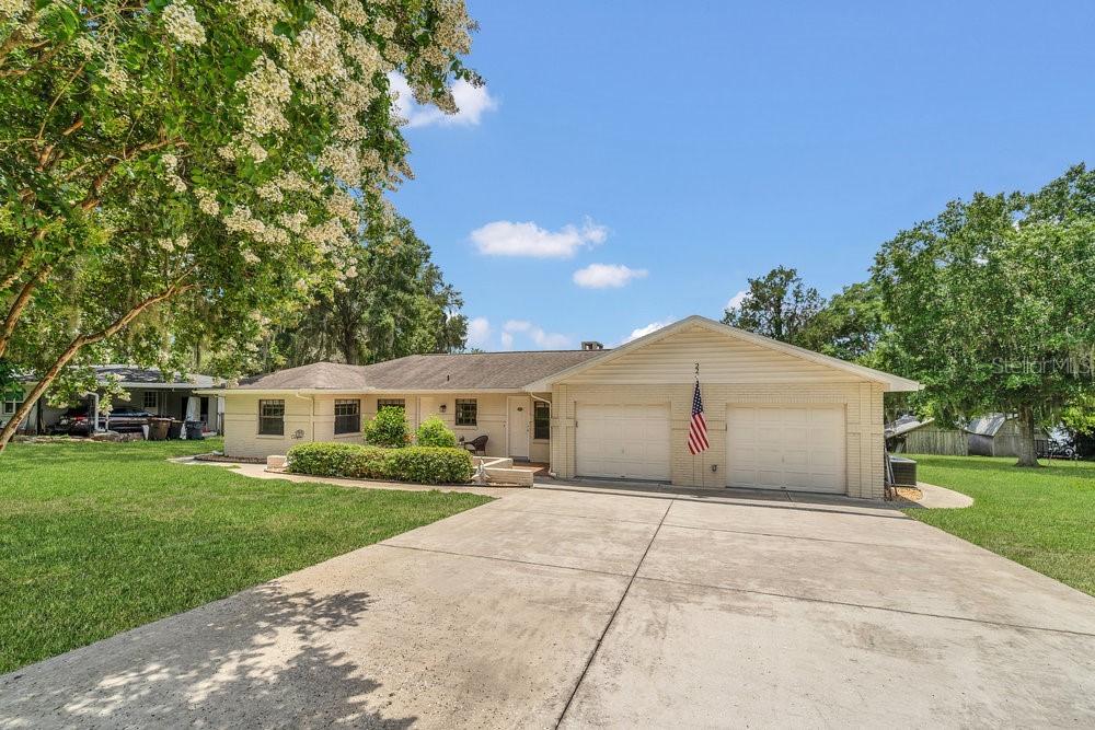 224 Lakeshore Dr., Polk City, FL 33868