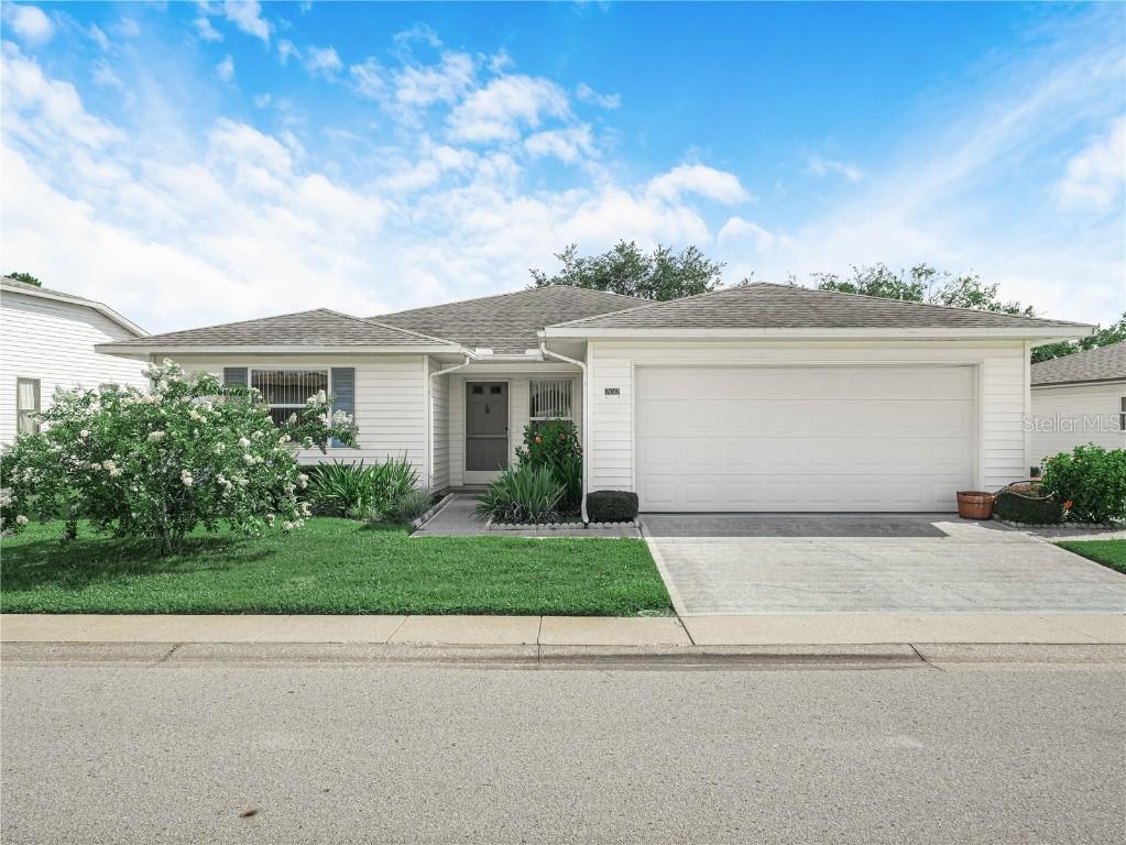 2012 Long Boat Dr., Lakeland, FL 33810