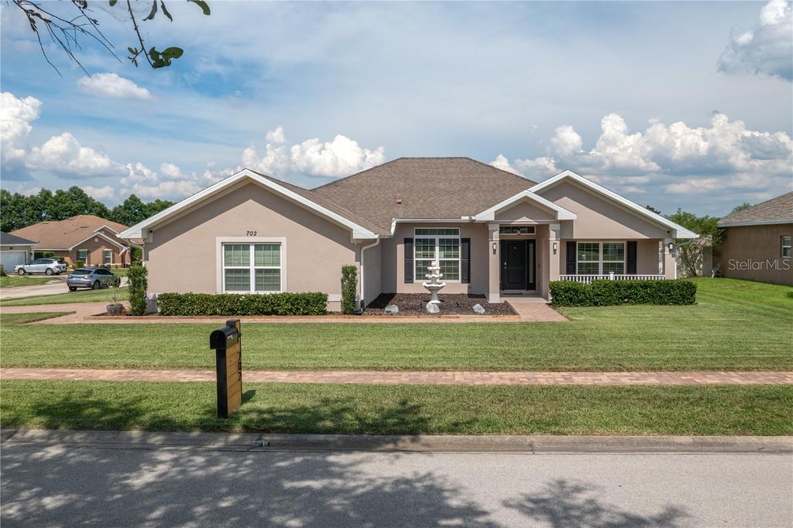 702 Country Walk Cove, Eagle Lake, FL 33839