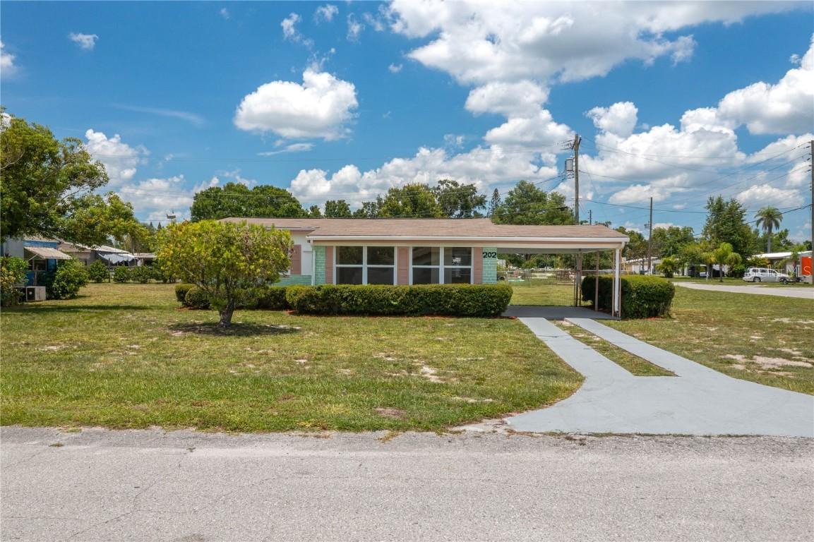 202 Central Ave., Frostproof, FL 33843