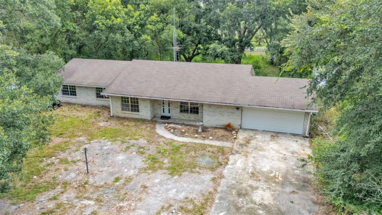 19701 Livingston Ave., Lutz, FL 33559