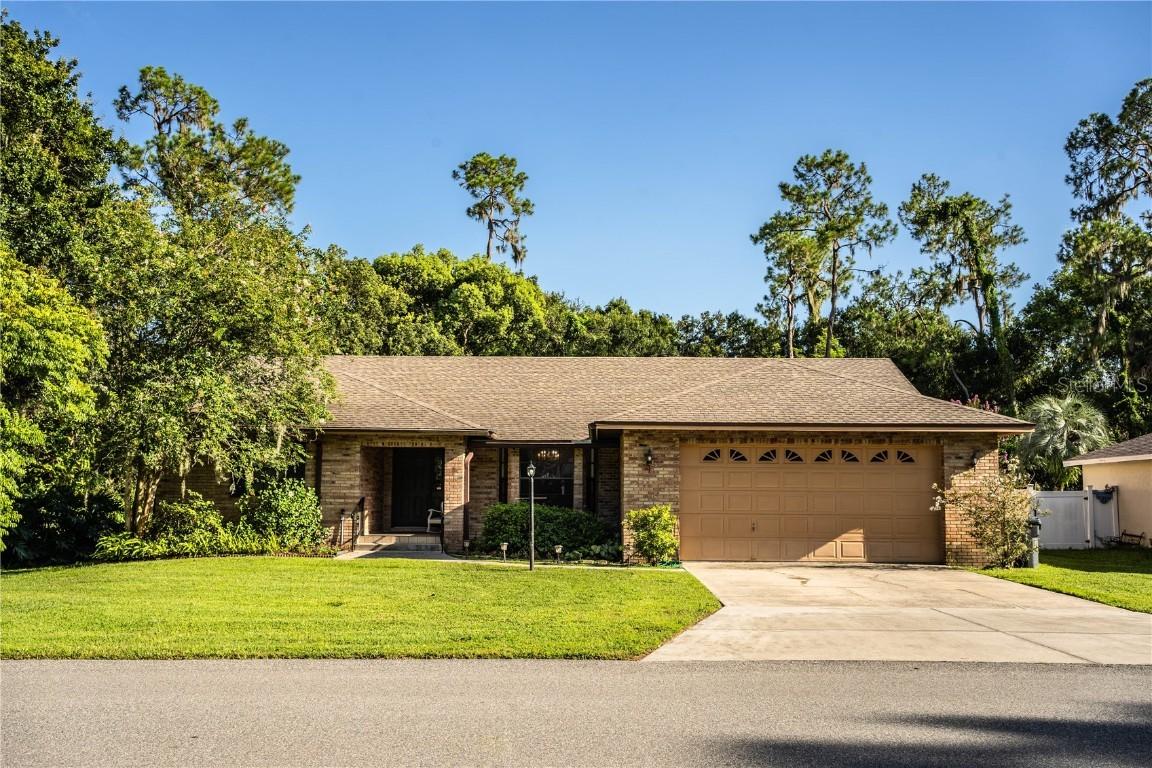2210 W Sugar Creek Dr., Lakeland, FL 33811