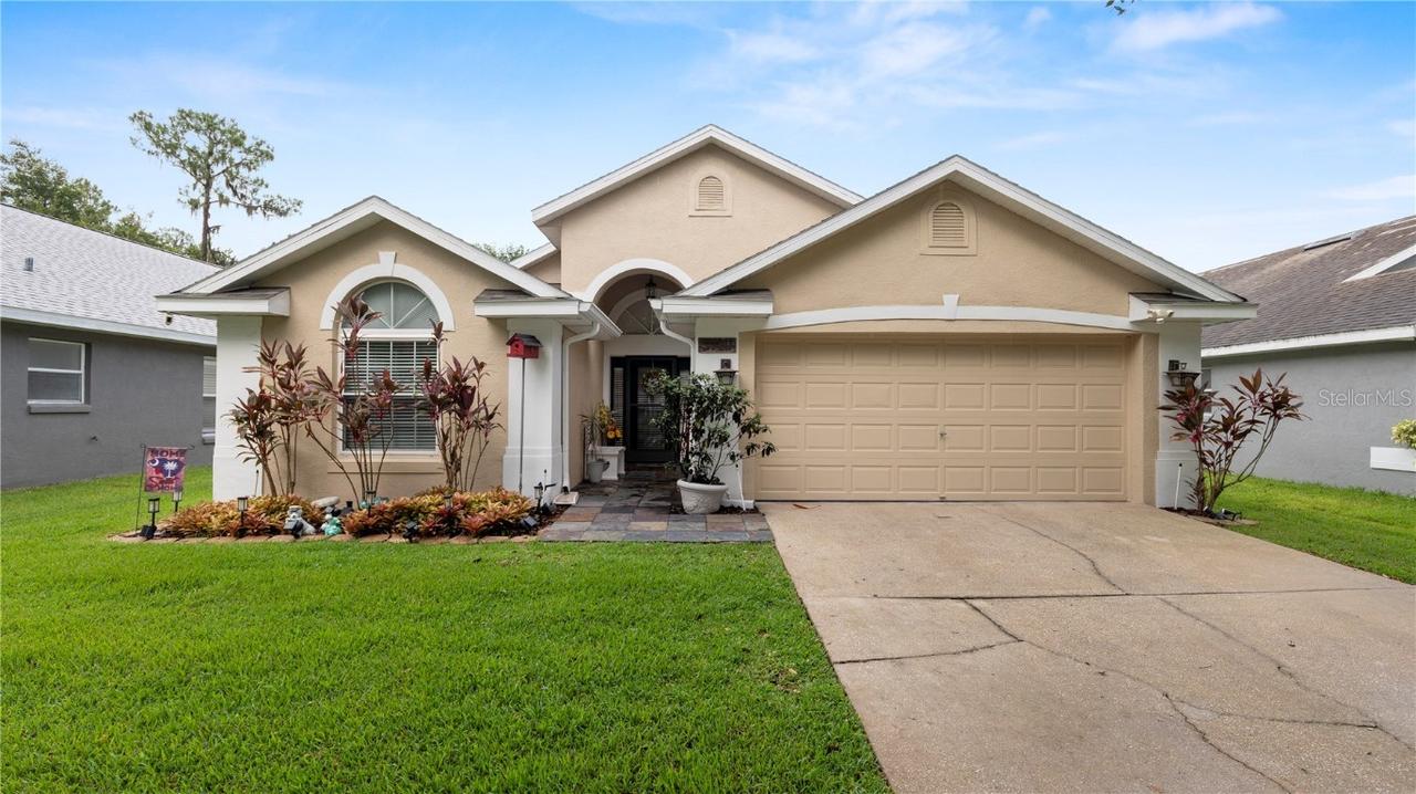 5718 Hawklake Rd., Lithia, FL 33547