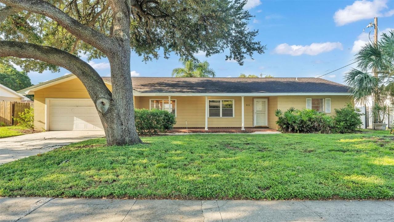 315 Hawick Ln., Lakeland, FL 33813