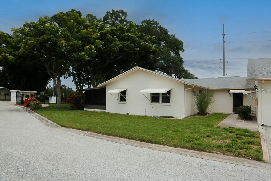 3280 37th Way #B, St Petersburg, FL 33711