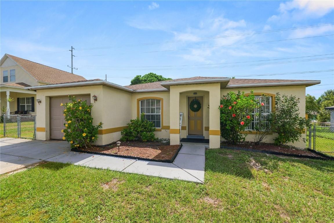 1678 Blossom Cir., Lakeland, FL 33805