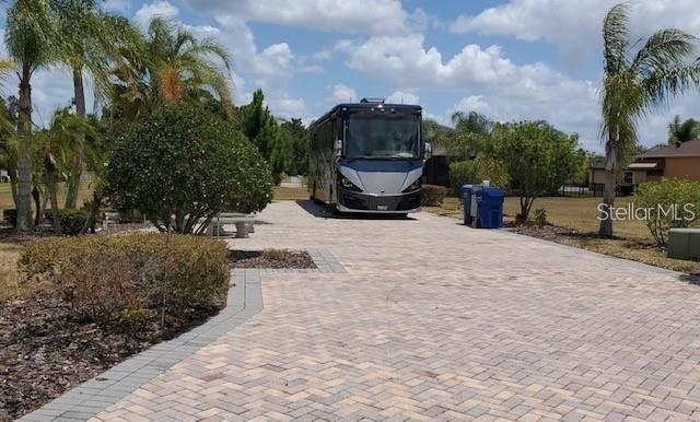 329 Nolane Ln., Polk City, FL 33868