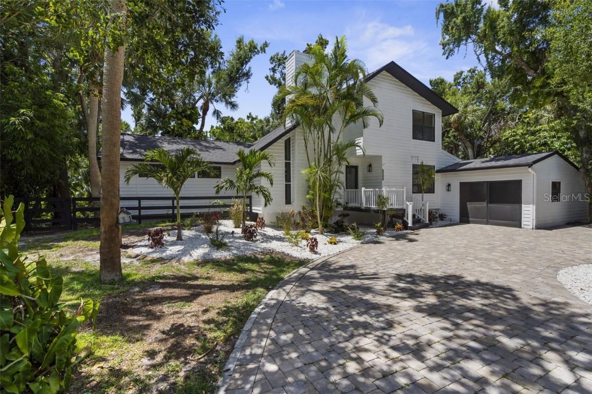 1702 Spoonbill Dr., Nokomis, FL 34275