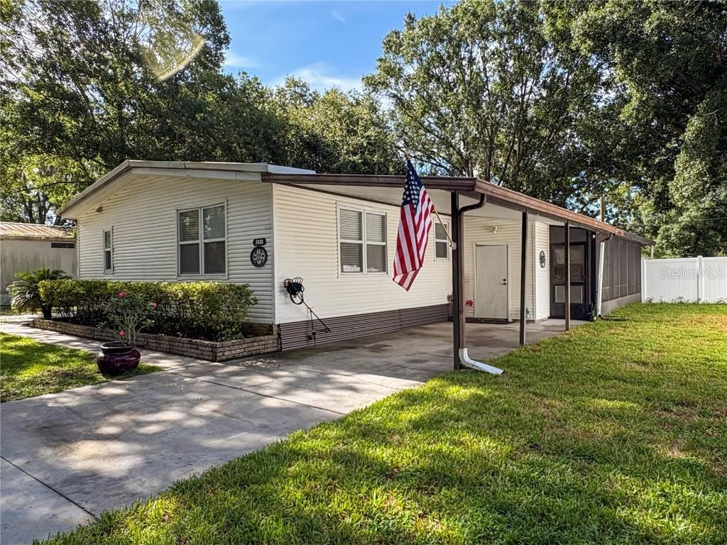 3408 Sutton Hills Dr., Lakeland, FL 33810