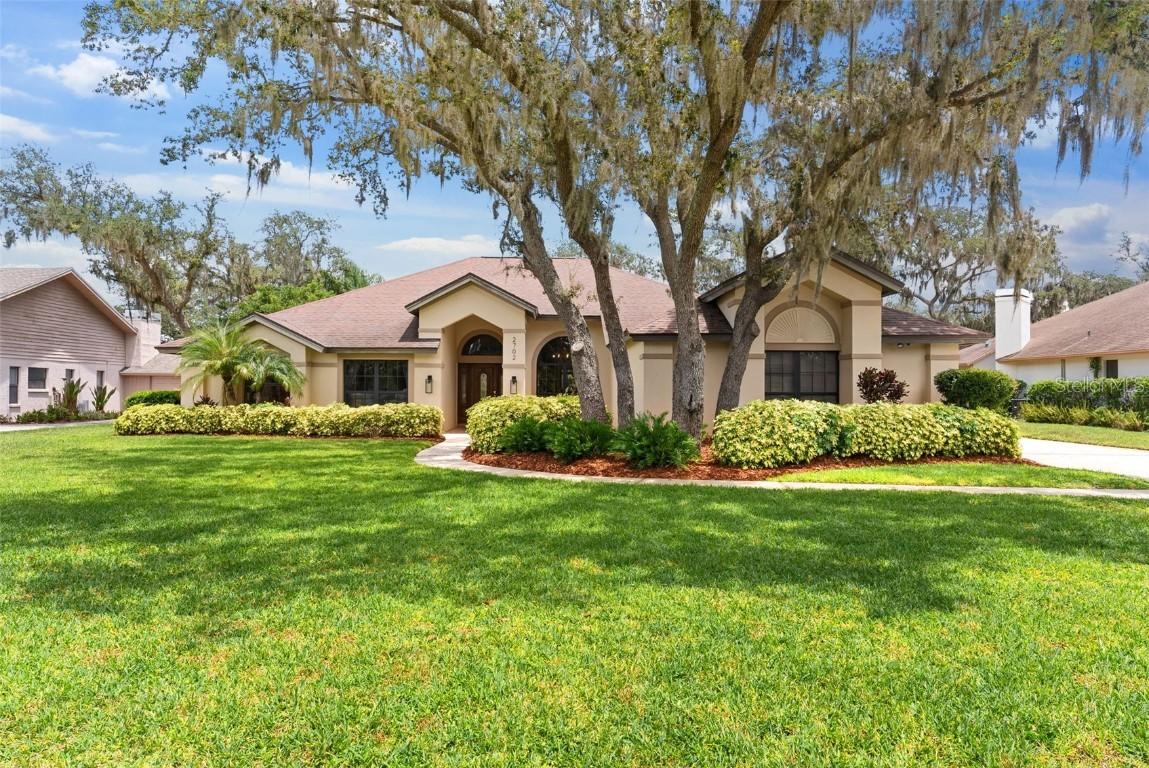 2702 Pine Club Dr., Plant City, FL 33566
