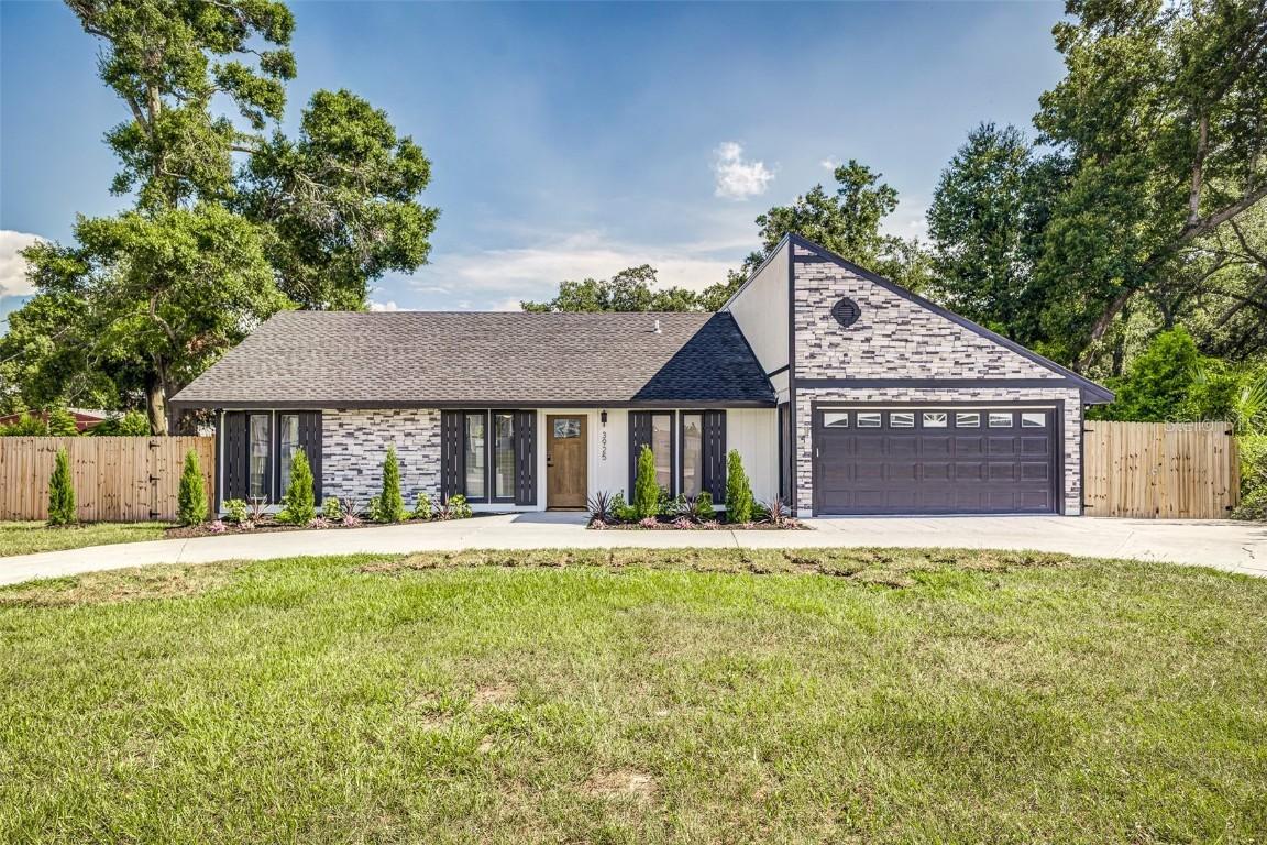 3925 Clubhouse Rd., Lakeland, FL 33812