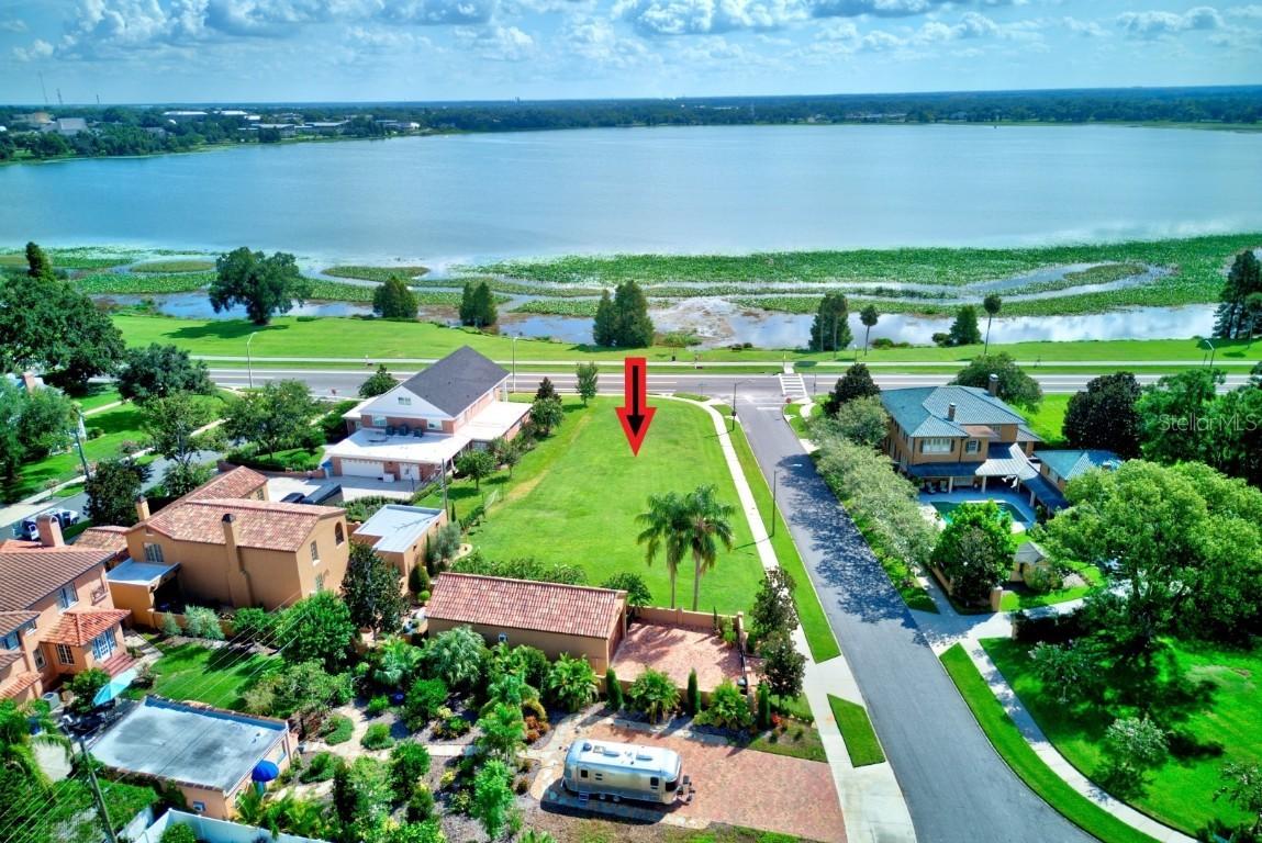 981 Lake Hollingsworth Dr., Lakeland, FL 33803