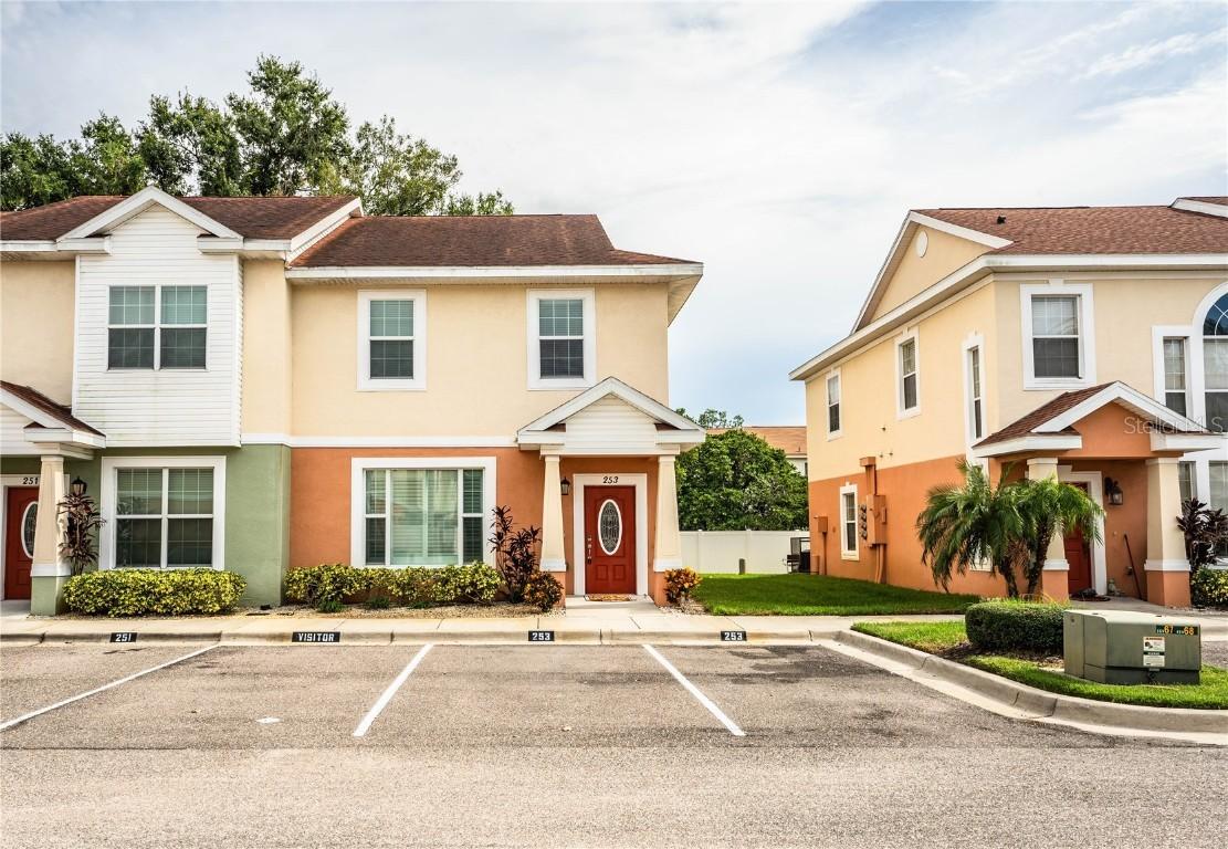 253 Alexander Woods Dr., Plant City, FL 33563