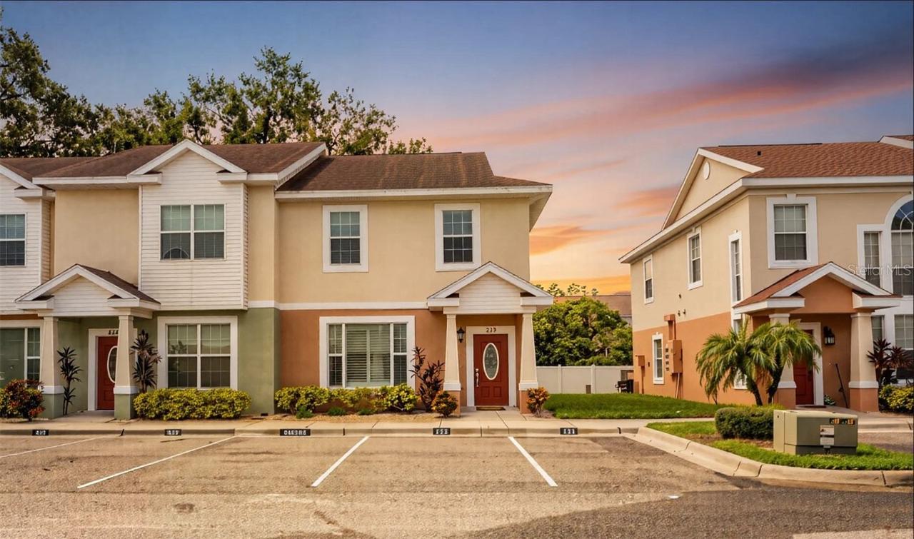 253 Alexander Woods Dr., Plant City, FL 33563