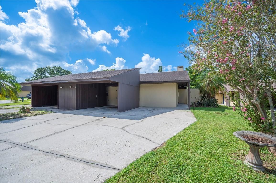 341 Lake Harris Dr., Lakeland, FL 33813