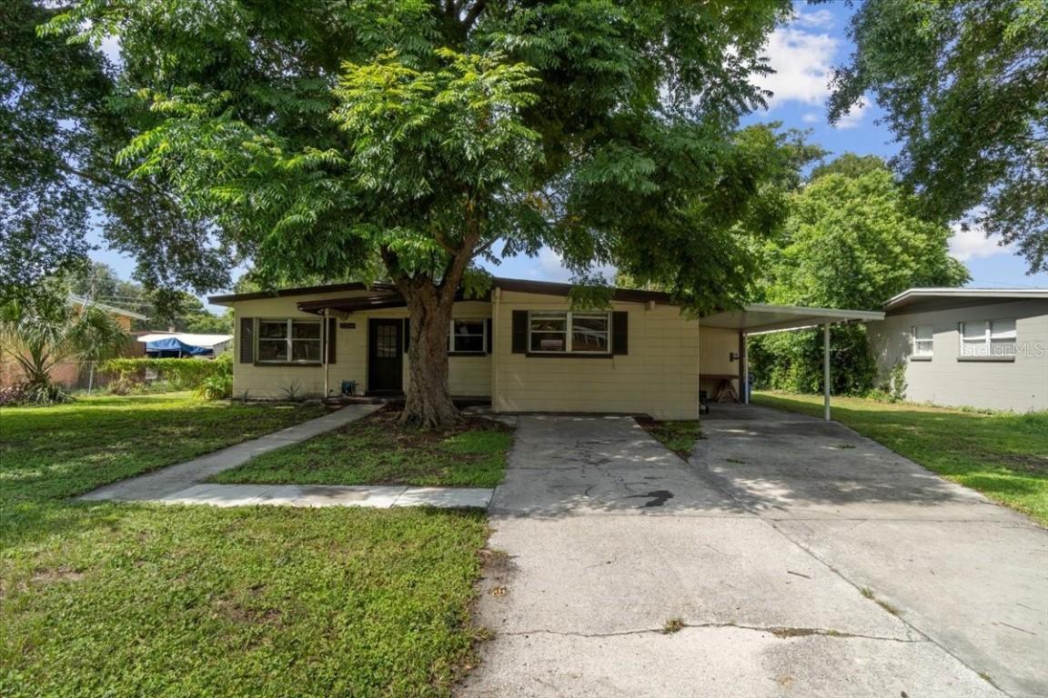 2254 S Crystal Lake Dr., Lakeland, FL 33801