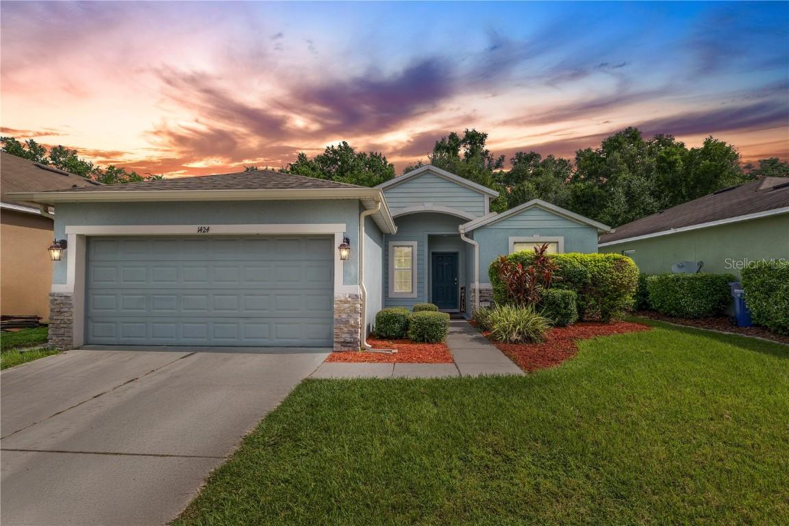 1424 Wallace Manor Pass, Winter Haven, FL 33880