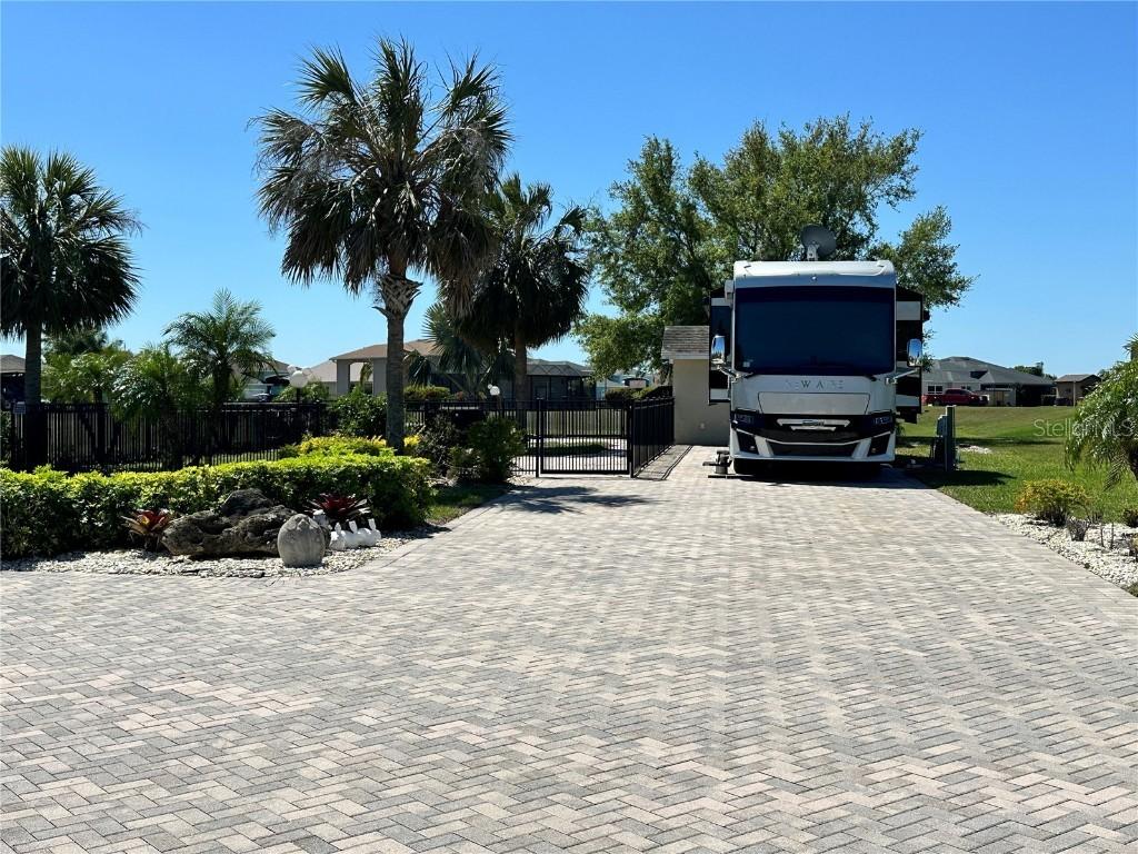 728 Teaberry Tr., Polk City, FL 33868