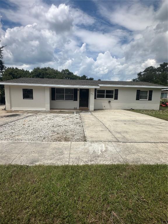 651 Lorraine Cir., Lake Wales, FL 33853