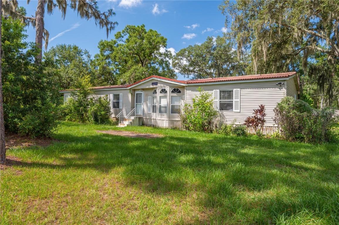 6221 Pinewood Village Cir W, Lakeland, FL 33811