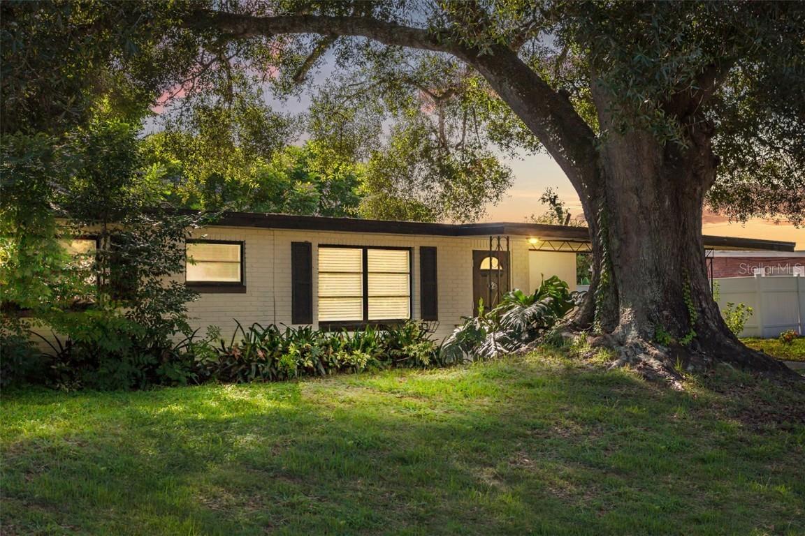 29 Lamplight Ln., Winter Haven, FL 33884