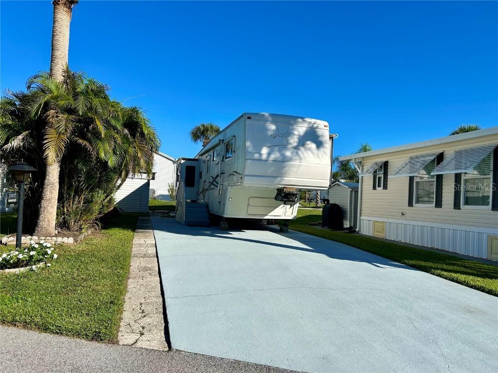 1112 Feather Ln., Bowling Green, FL 33834
