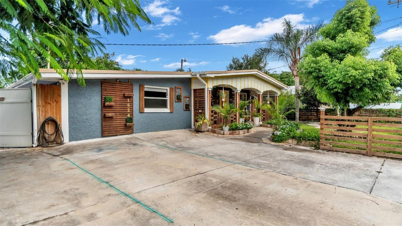 1624 Hummingbird Ln., Lakeland, FL 33801