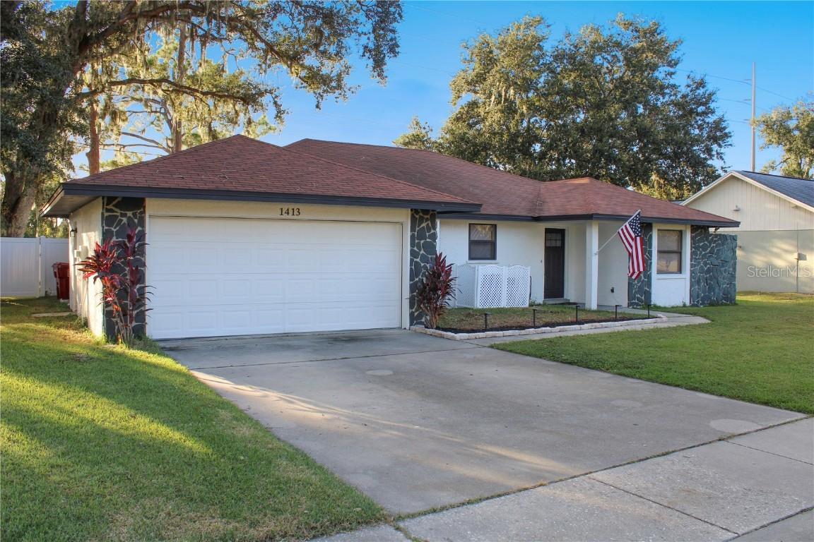 1413 Sandalwood Dr., Plant City, FL 33563