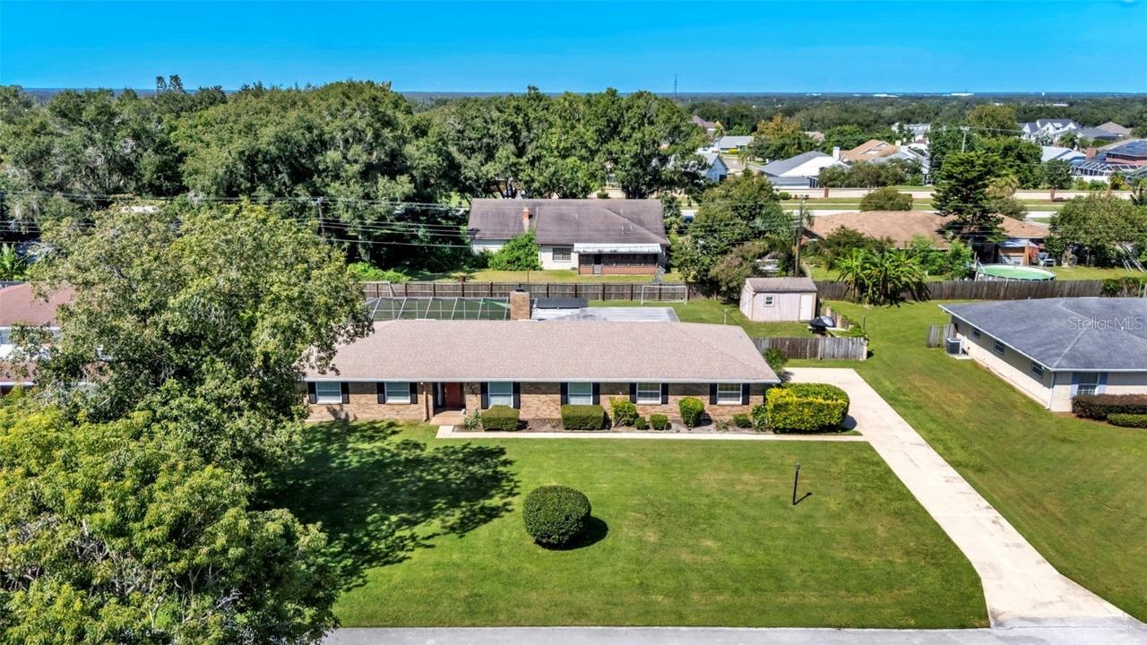 5701 Stratford Ln., Lakeland, FL 33813