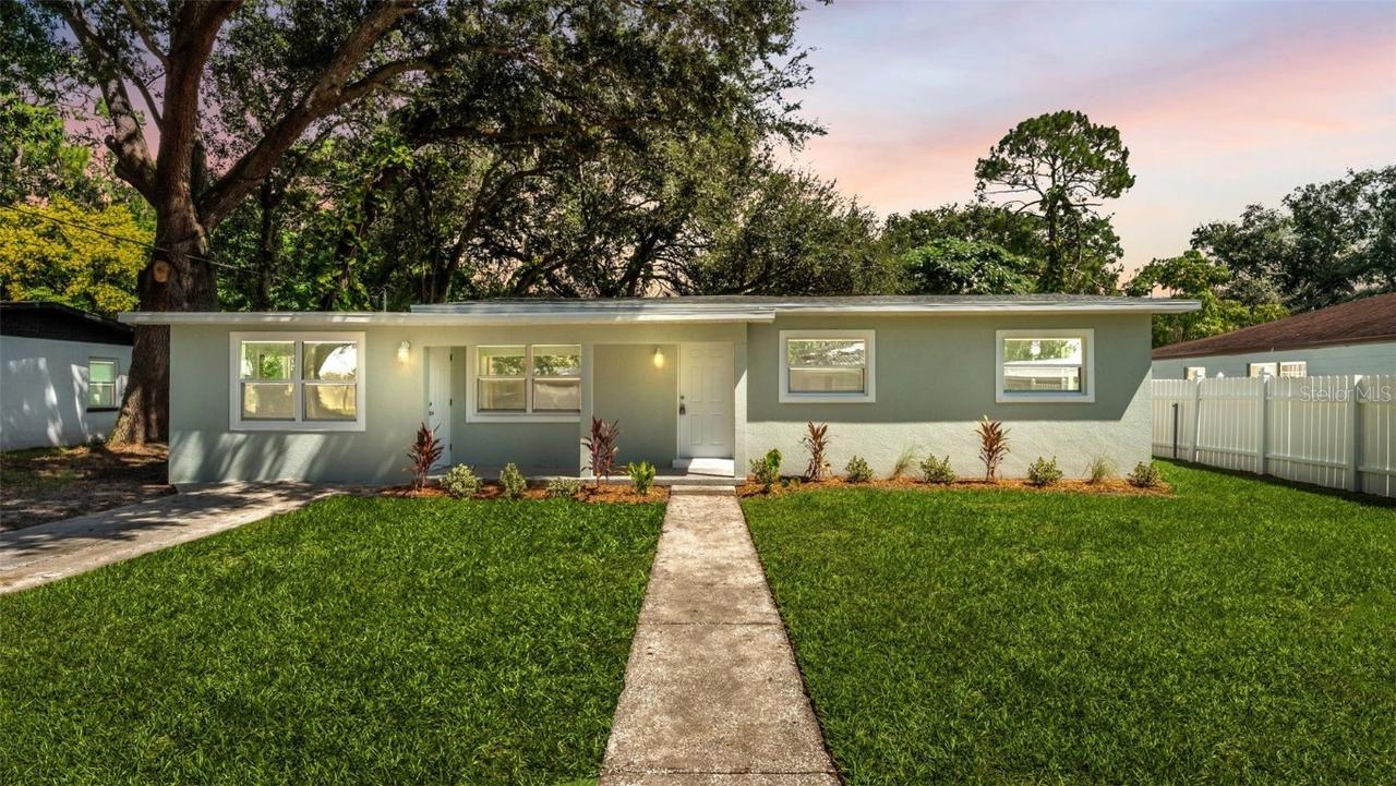 562 Lake Bonny Dr., Lakeland, FL 33801