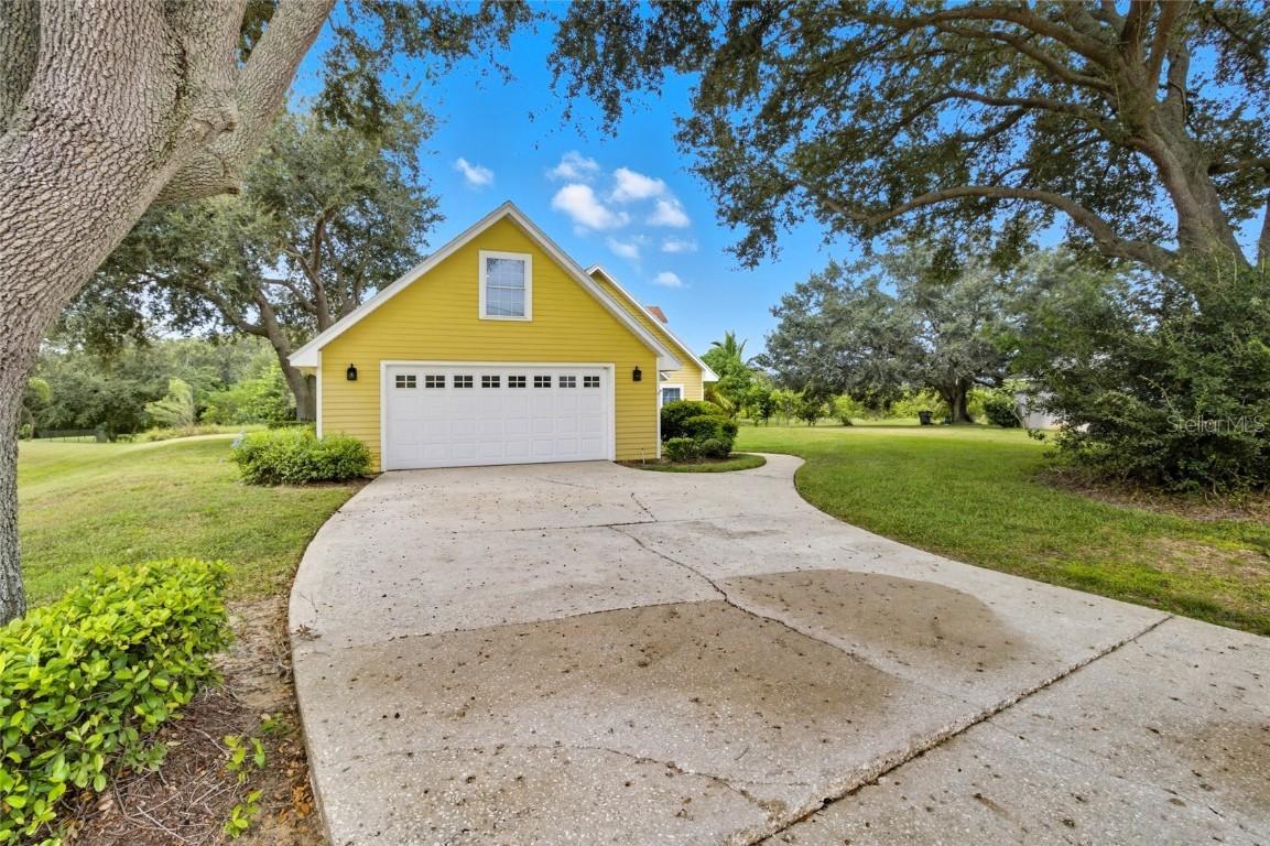 320 Starr Ridge Dr., Lake Wales, FL 33898