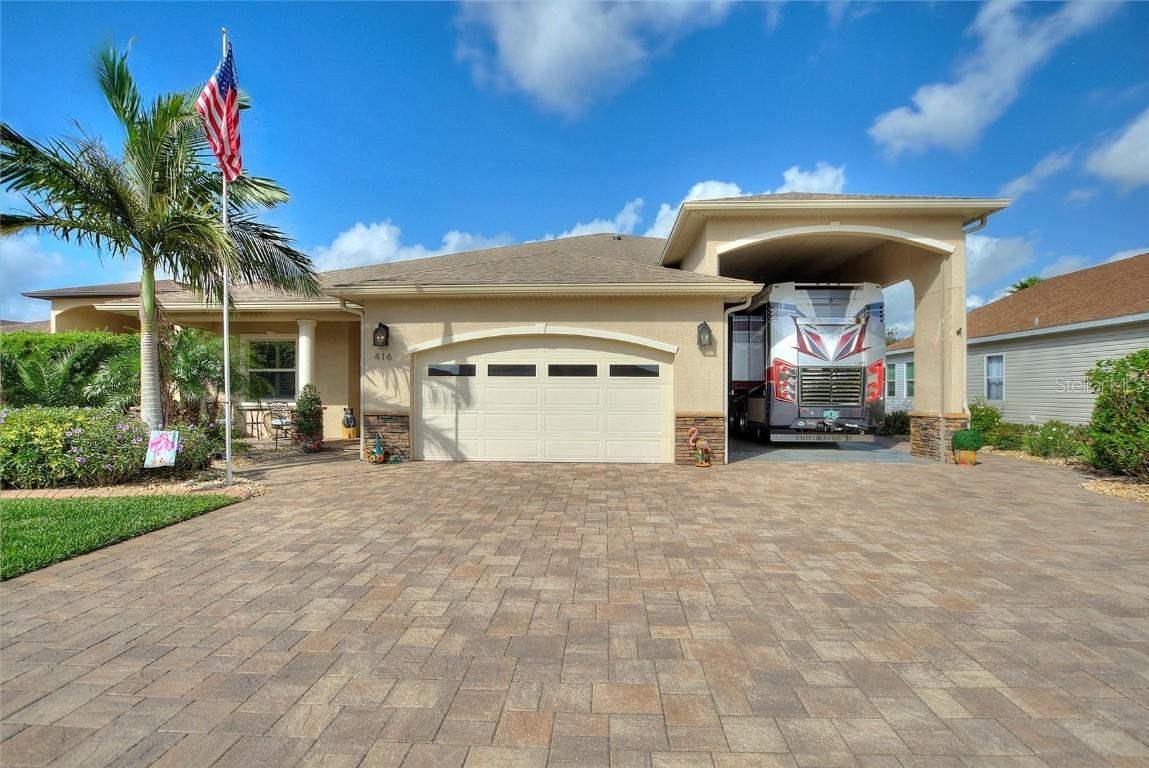 416 Motorcoach Dr., Polk City, FL 33868