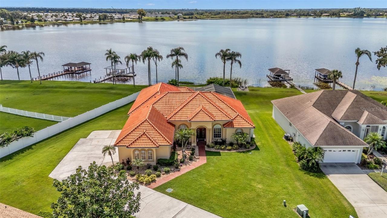 272 Ruby Lake Ln., Winter Haven, FL 33884