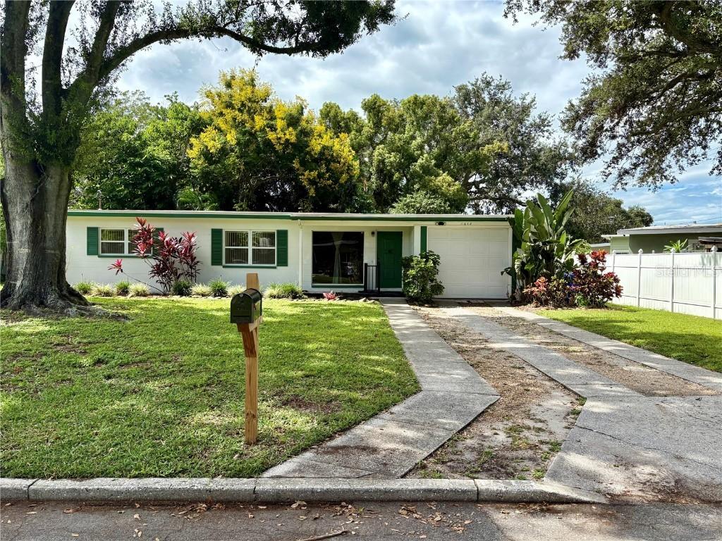 1613 Crystal Ct., Lakeland, FL 33801