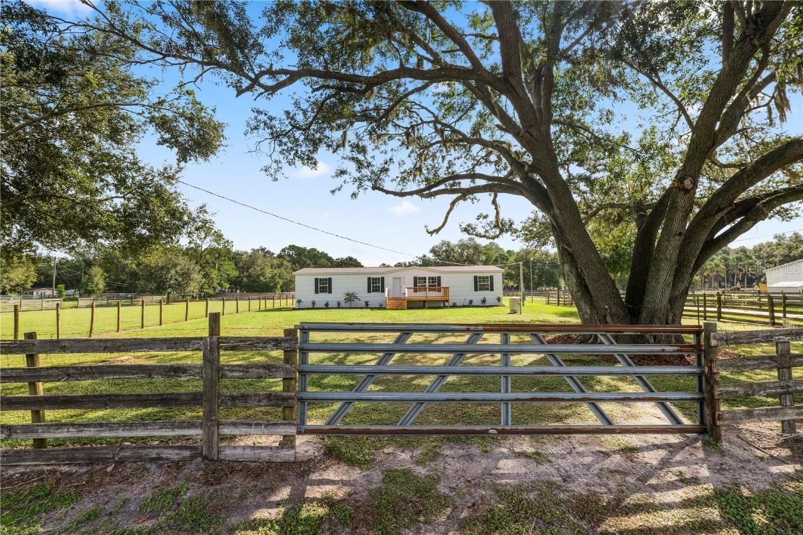 7043 Glen Meadow Dr., Lakeland, FL 33810