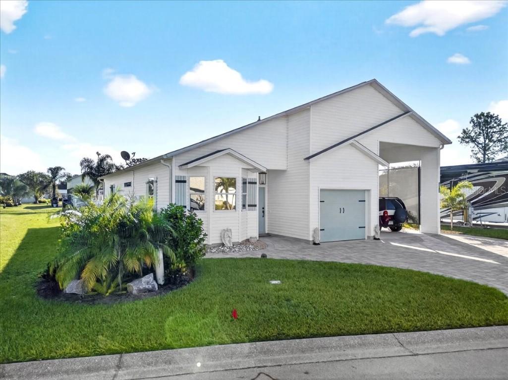 1102 Motorcoach Dr., Polk City, FL 33868