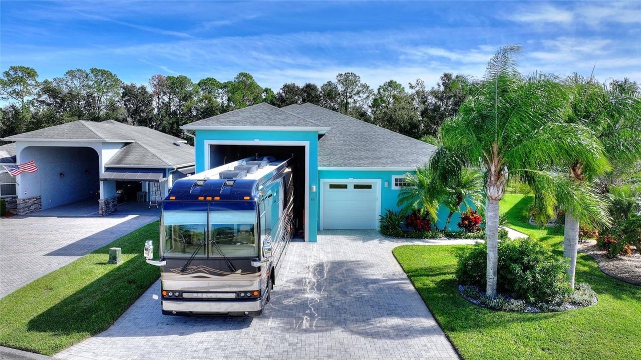 381 Nolane Ln., Polk City, FL 33868