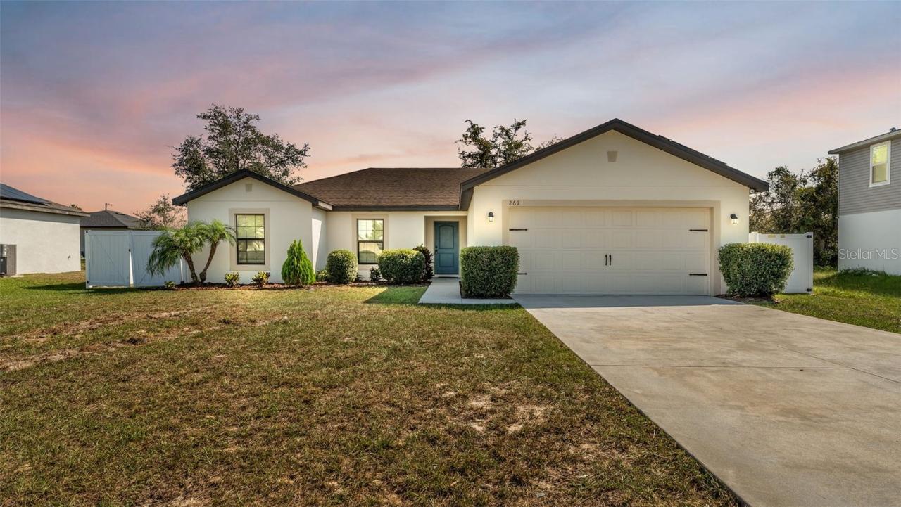 261 Hyacinth Ct., Kissimmee, FL 34759