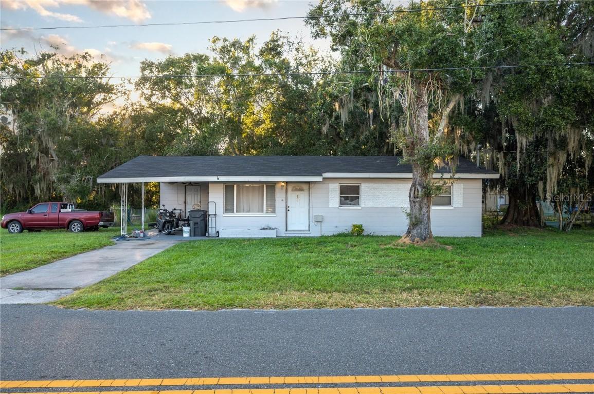 207 Moss Rd., Auburndale, FL 33823