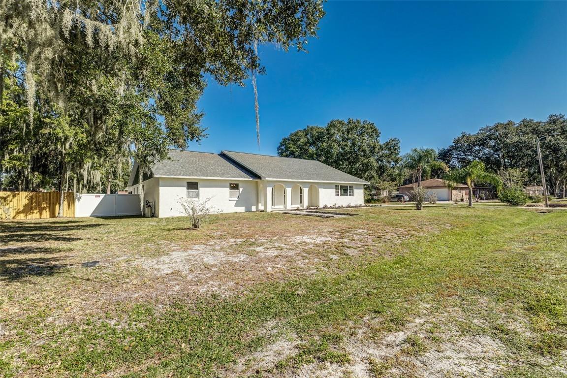 3415 Peacock Ln., Mulberry, FL 33860