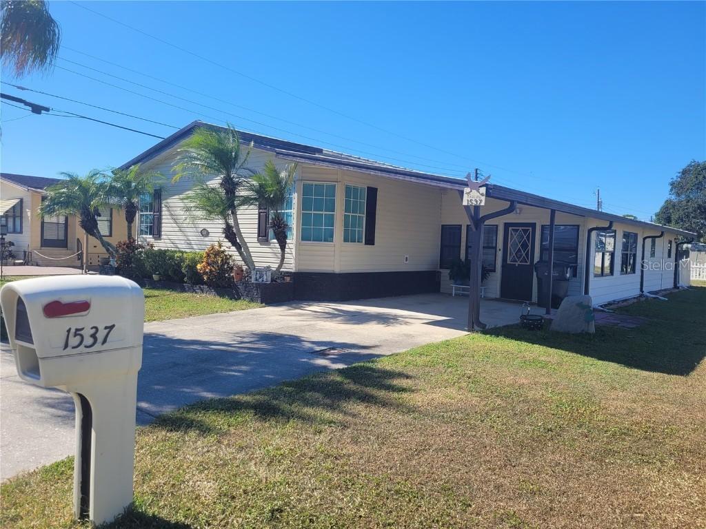 1537 Blue Lake Dr., Lakeland, FL 33801