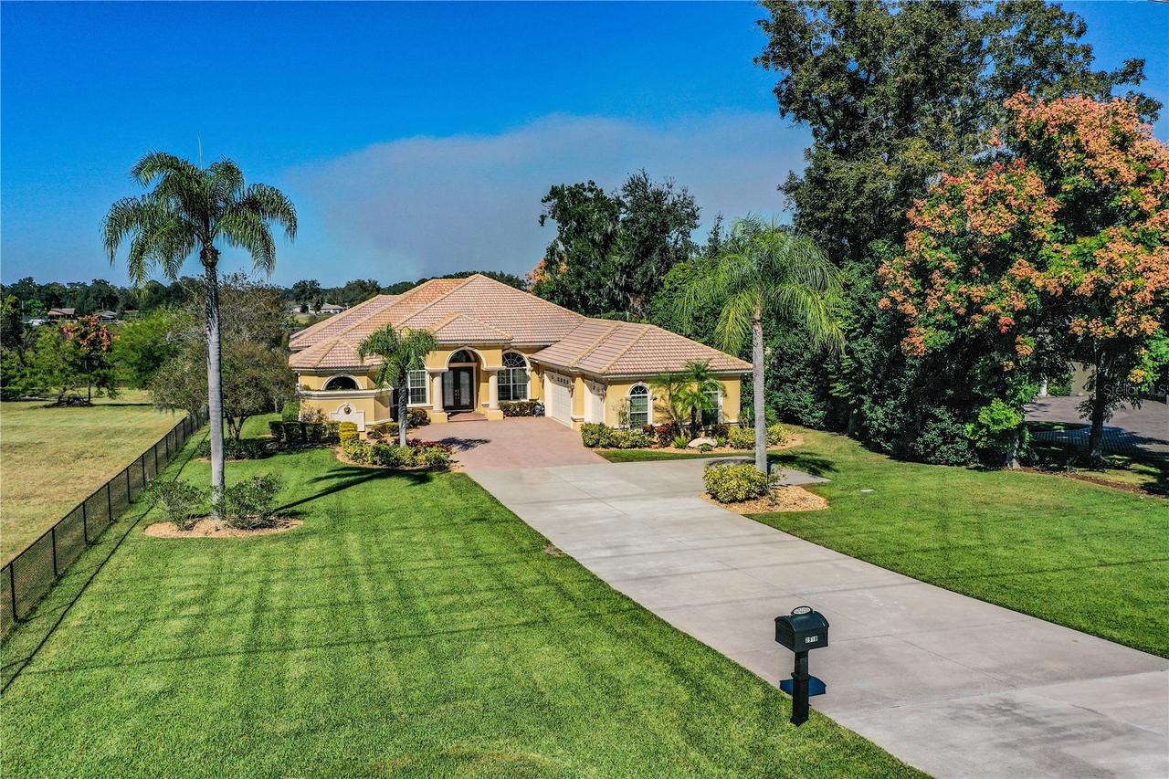 2918 Clubhouse Rd., Lakeland, FL 33812